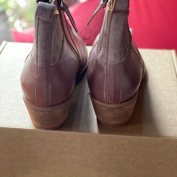 ANKLE BOOTS 🥾 NWOB - Picture 2 of 6